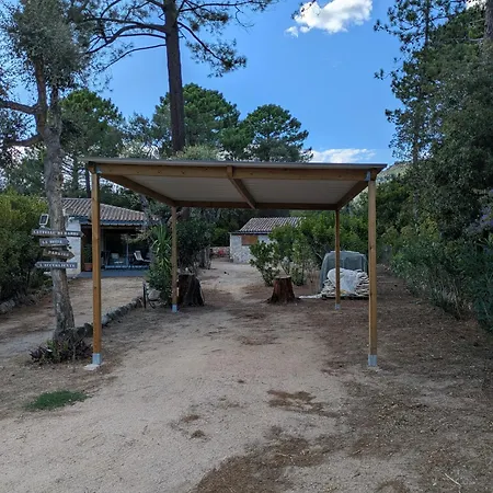 L'attellu Di Babbu Сasa de vacaciones Lecci